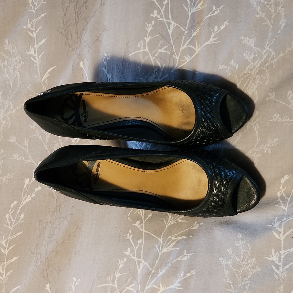 Fergalicious sz 9.5 black heels